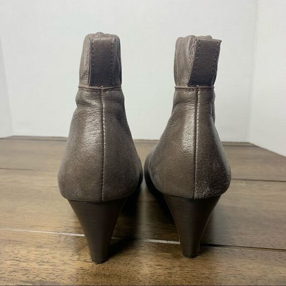 YOU by Crocs Leather Ankle Booties sz 9 - Picture 8 of 12